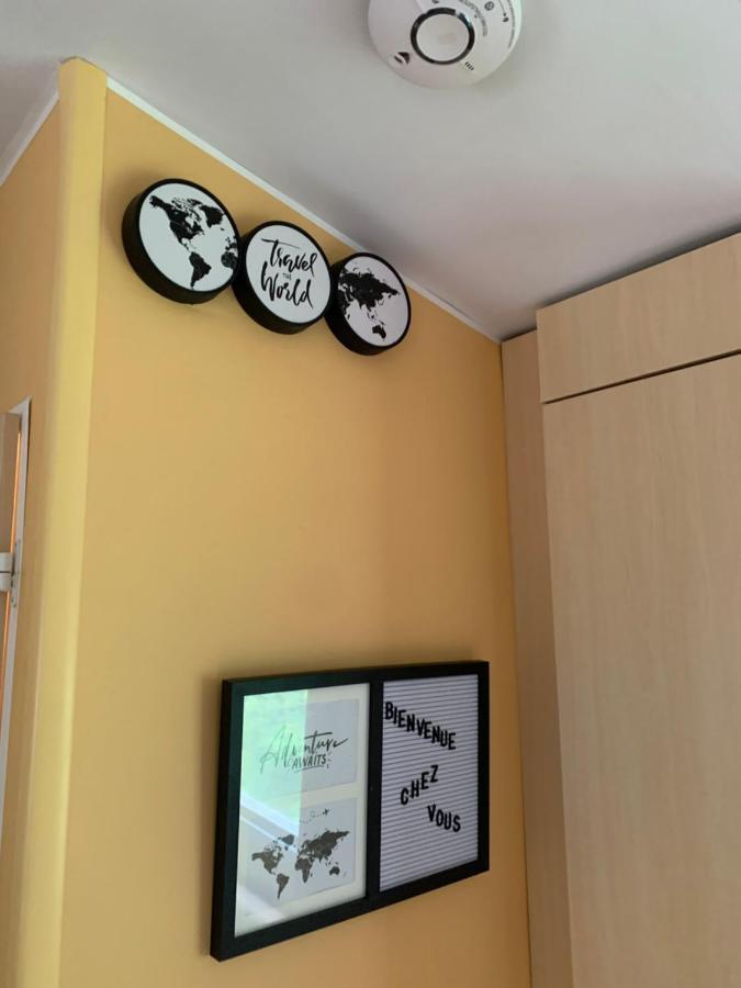 Les mobil homes d’oliver rob Saint-Chéron Extérieur photo